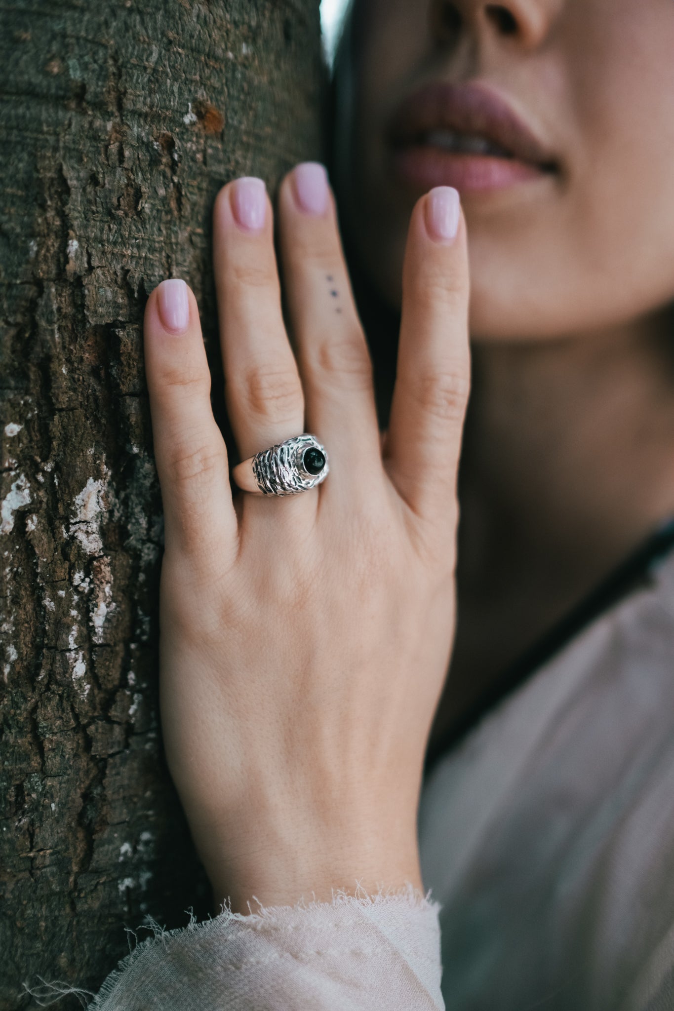 Onyx Wave Ring